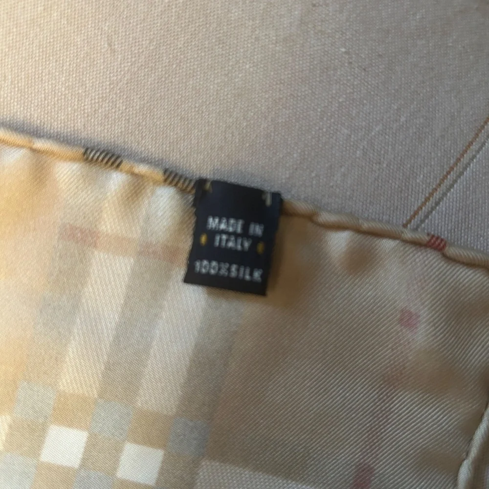 Burberry Scarf 34 x 34 Vintage Black Floral Check Silk Italy - Picture 3 of 8